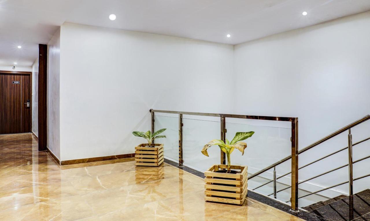 Treebo Trip Seven Olives Andheri ムンバイ エクステリア 写真